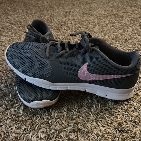 Nike running shoes - Picture 3 of 4